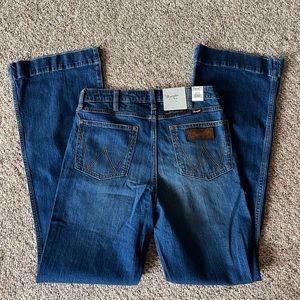 Women’s Wrangler Bootcut Jeans, Size 30 x 34 inseam, New With Tags!